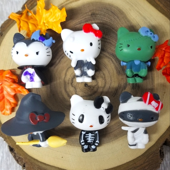Hello Kitty Other - Hello Kitty Halloween mini figures
